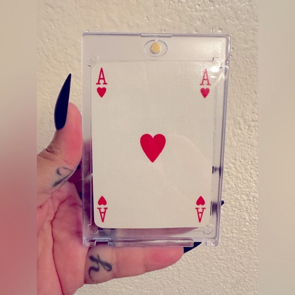 Louis Vuitton Ace of Hearts Card - Picture 2 of 3